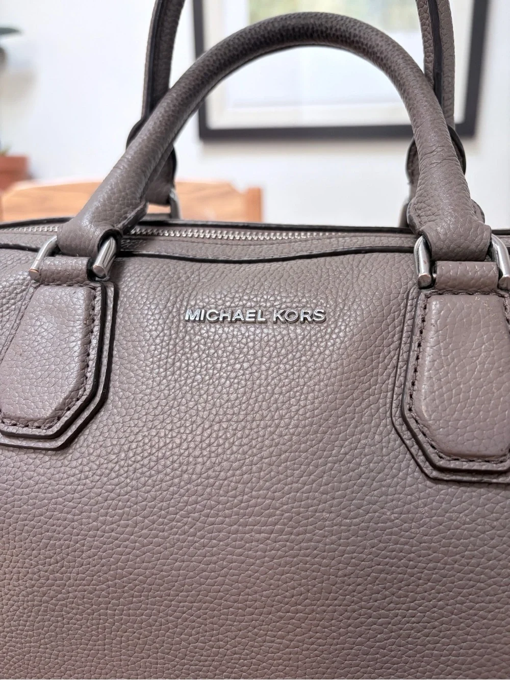 Michael Kors Mercer Medium Leather Duffel Bag - Picture 4 of 16